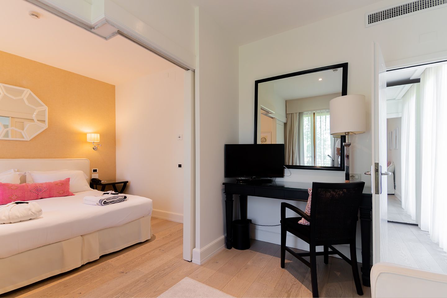 Vista Junior Suite California Park Hotel